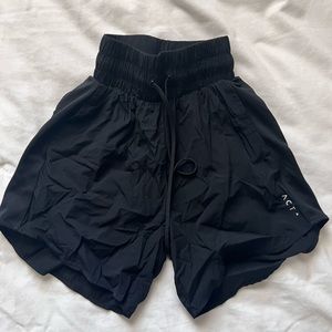 High waisted active bottoms